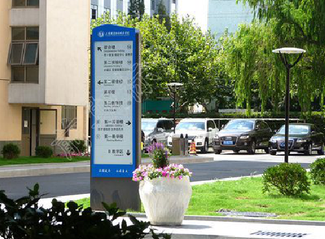 大田哪些因素影响宣传栏的制作？